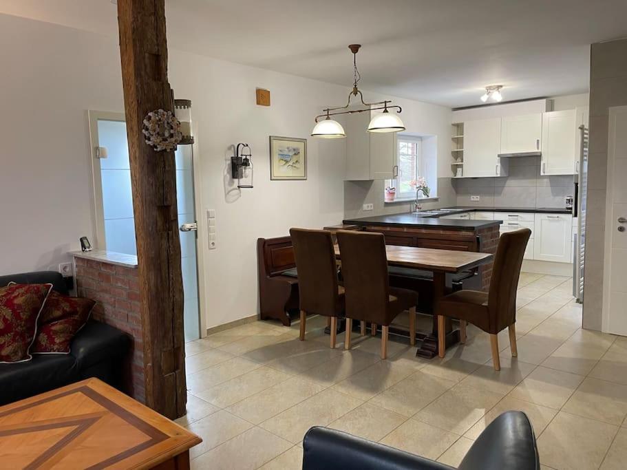 Charmante Ferienwohnung In Idyllischer Lage 제베 외부 사진